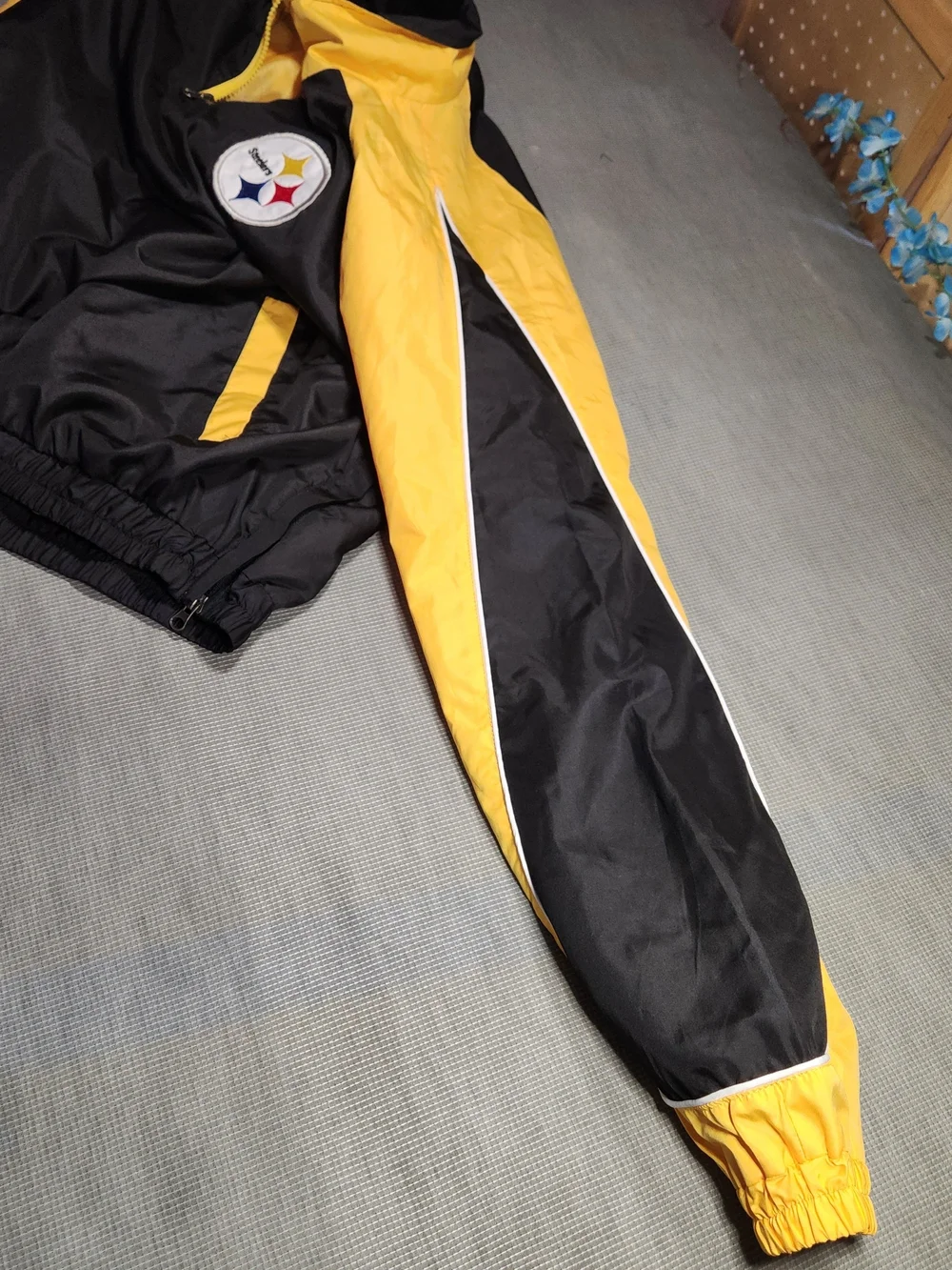 NFL Pittsburah Steelers Men's 1/4 Zir Windbreaker Pullover Jacket - Size XL